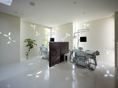 Shimokawa Dental Clinic" by Hirokazu Suemitsu + Yoko Suemitsu 