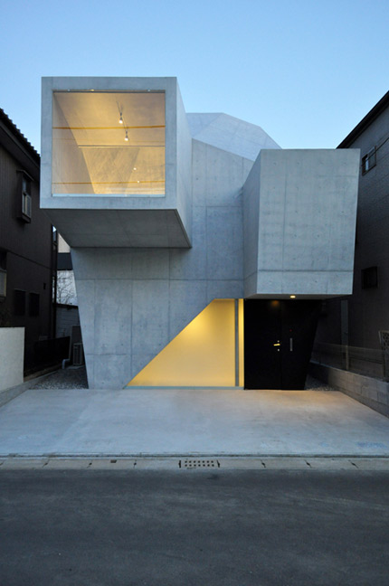 サムネイル:布施茂 / fuse-atelier+武蔵野美術大学 / fuse-studioによる「House in ABIKO」