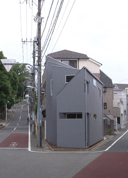 サムネイル:青山茂生+隅谷維子 / aoydesignによる東京の住宅「Small House（h8s）」