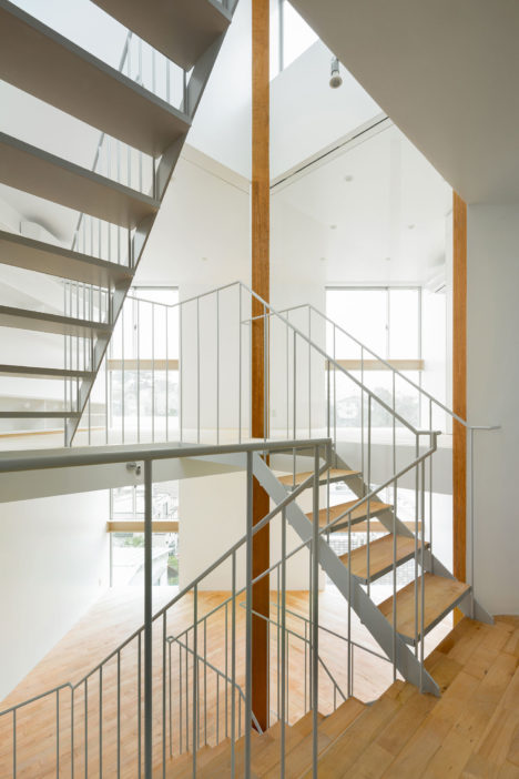 サムネイル:神田篤宏+佐野もも / comma design officeによる東京・品川の住宅「上大崎のいえ」