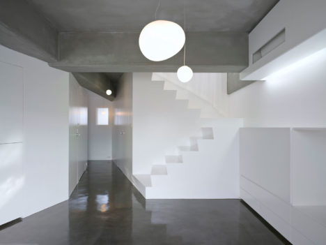 サムネイル:UME architects / 梅原悟による、京都の「嵐山の住居兼アトリエ」