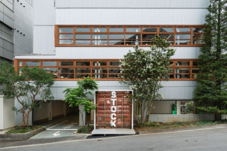 サムネイル:尾形良樹 / 尾形良樹+SALTによる、東京の、既存倉庫を改修したシェアオフィス「STOCK Share Office」