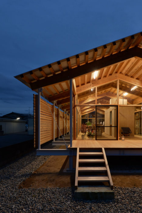 サムネイル:丸山晴之建築事務所による、福井県福井市のWeb制作会社の社屋「ヒュッテナナナ」