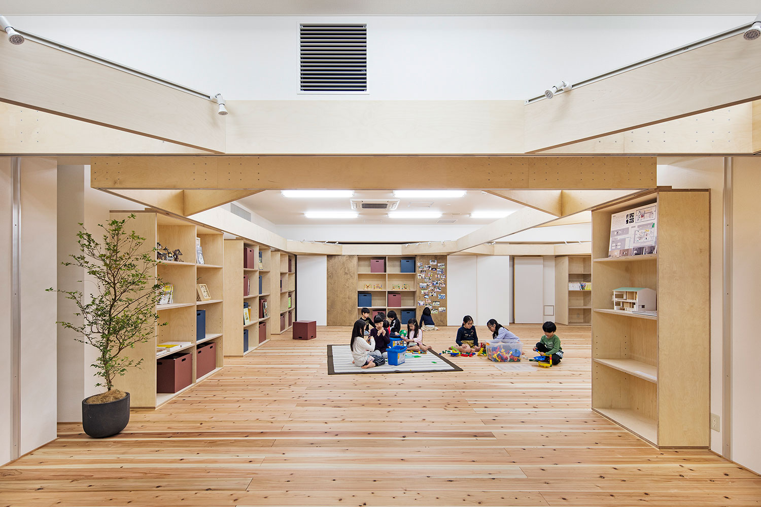 柿木佑介＋廣岡周平 / PERSIMMON HILLS architectsによる、神奈川