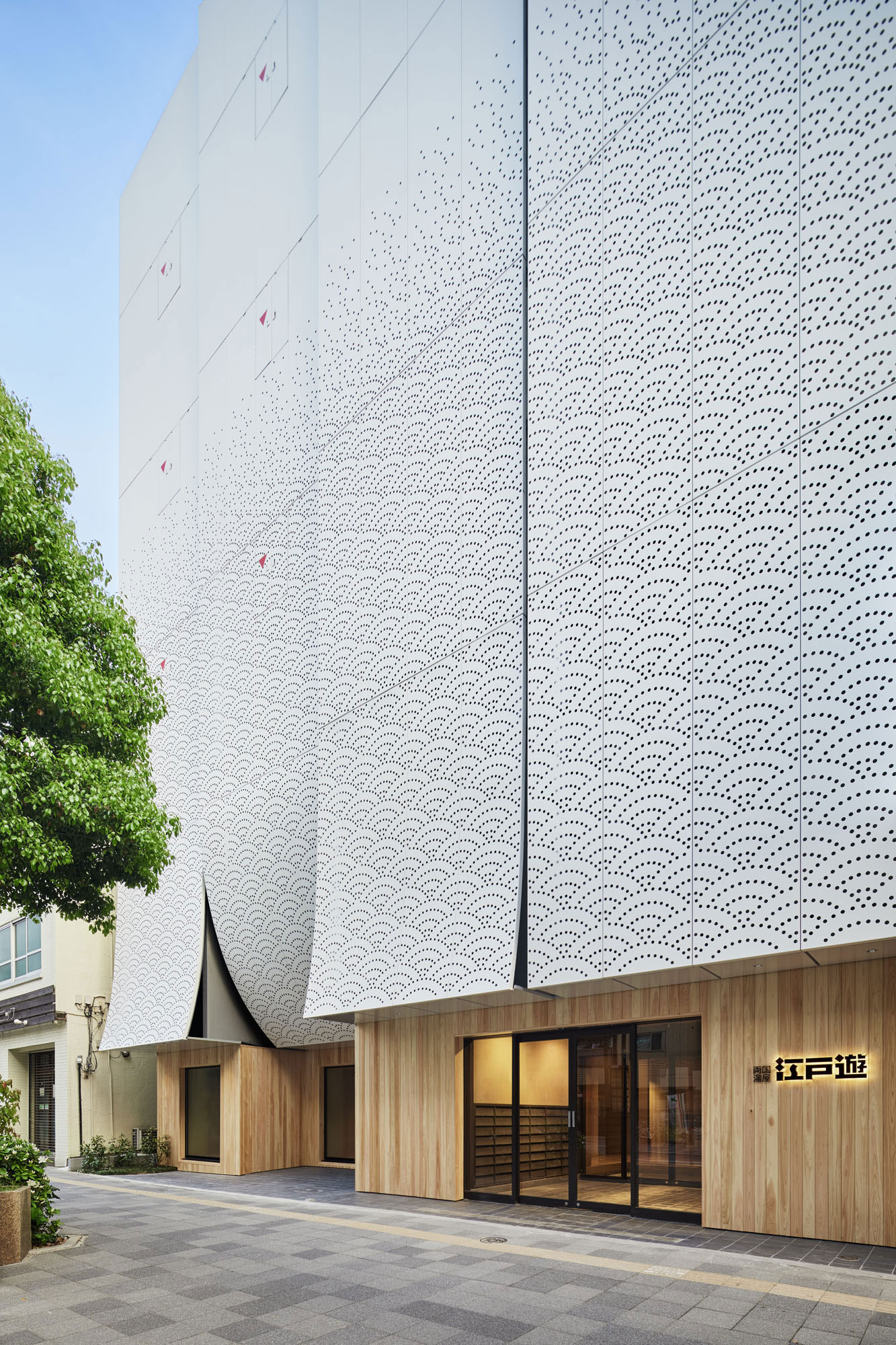 令和6年　建築設備士試験 二次試験受験準備講習会 温浴施設のある複合商業施設 久保秀朗＋都島有美 / 久保都島建築設計事務所による、東京・墨田区の