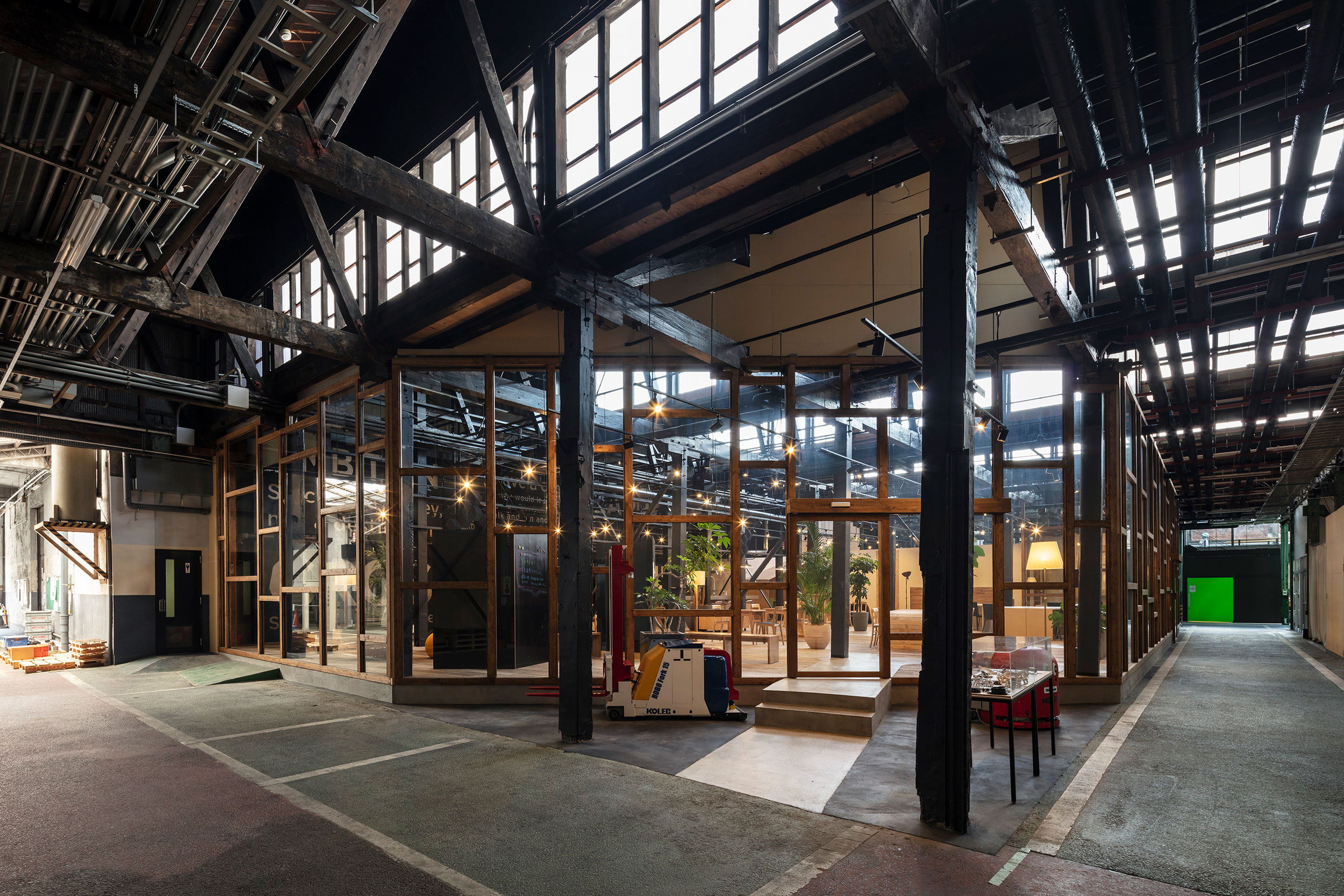 濱田猛 / HAMADA DESIGN＋京都工芸繊維大学仲研究室による、大阪市の