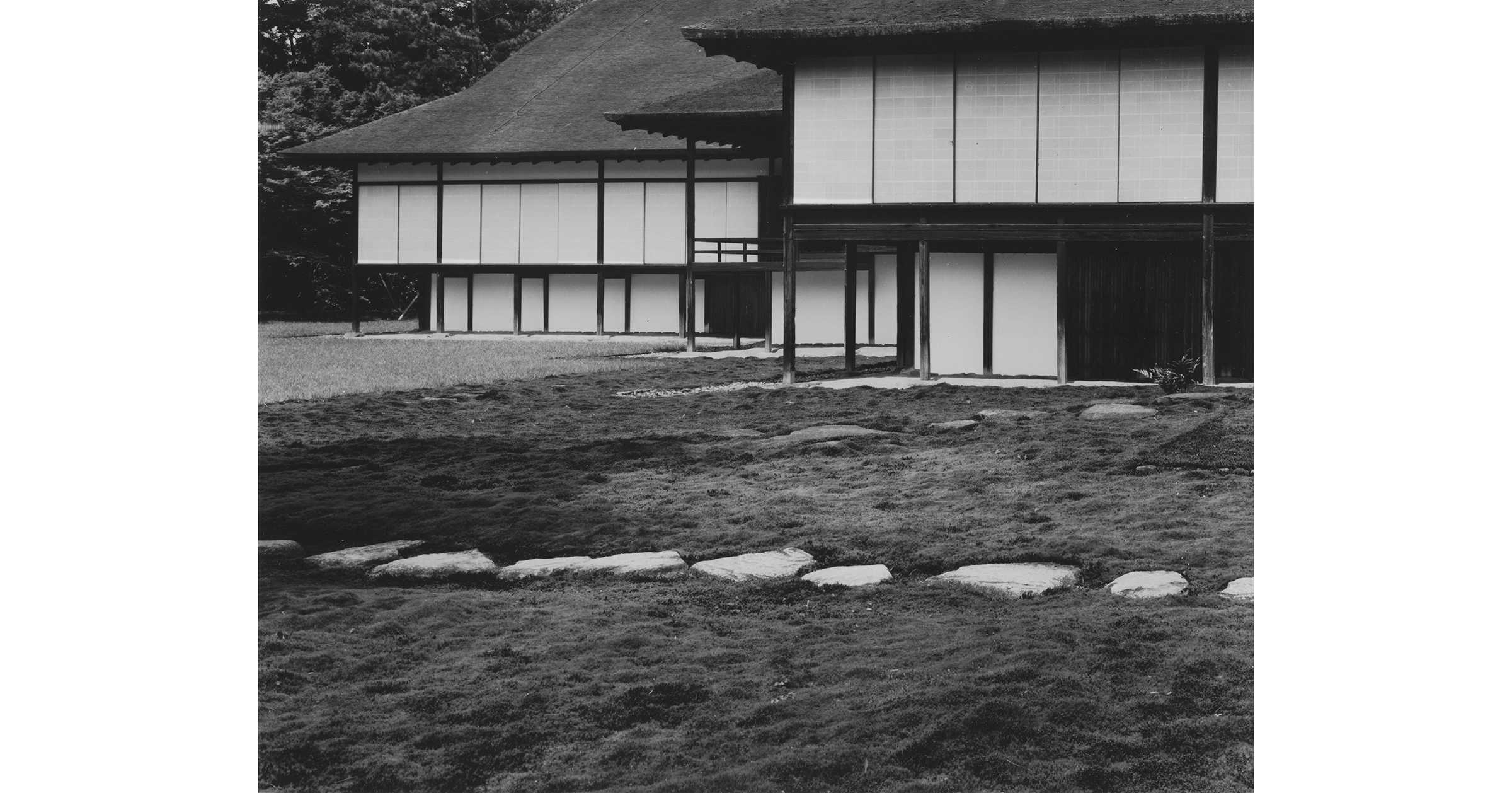 丹下健三、グロピウスと共同制作した桂離宮の書籍などでも建築業界で知