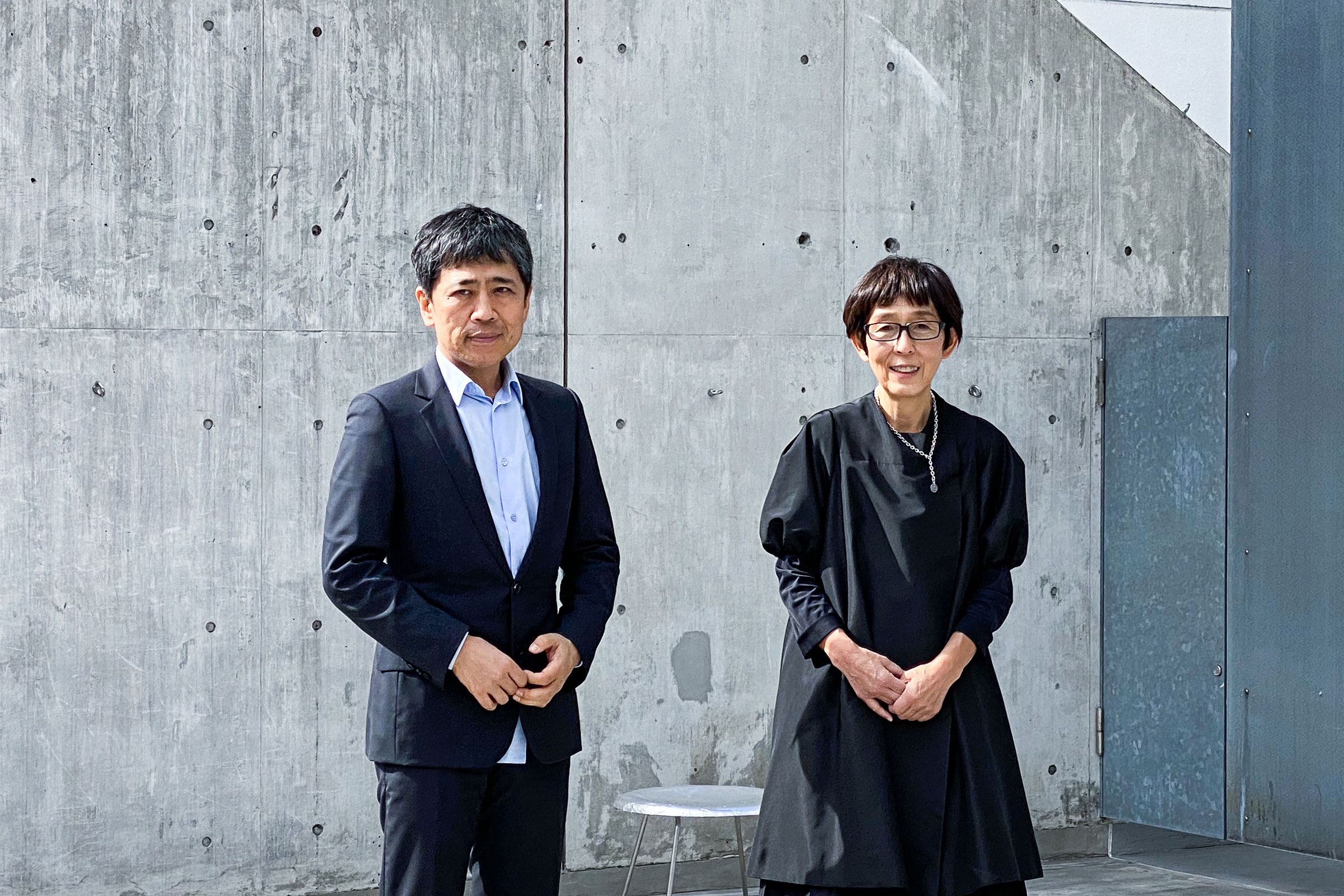 妹島和世と西沢立衛が、自身の作品集『KAZUYO SEJIMA RYUE NISHIZAWA
