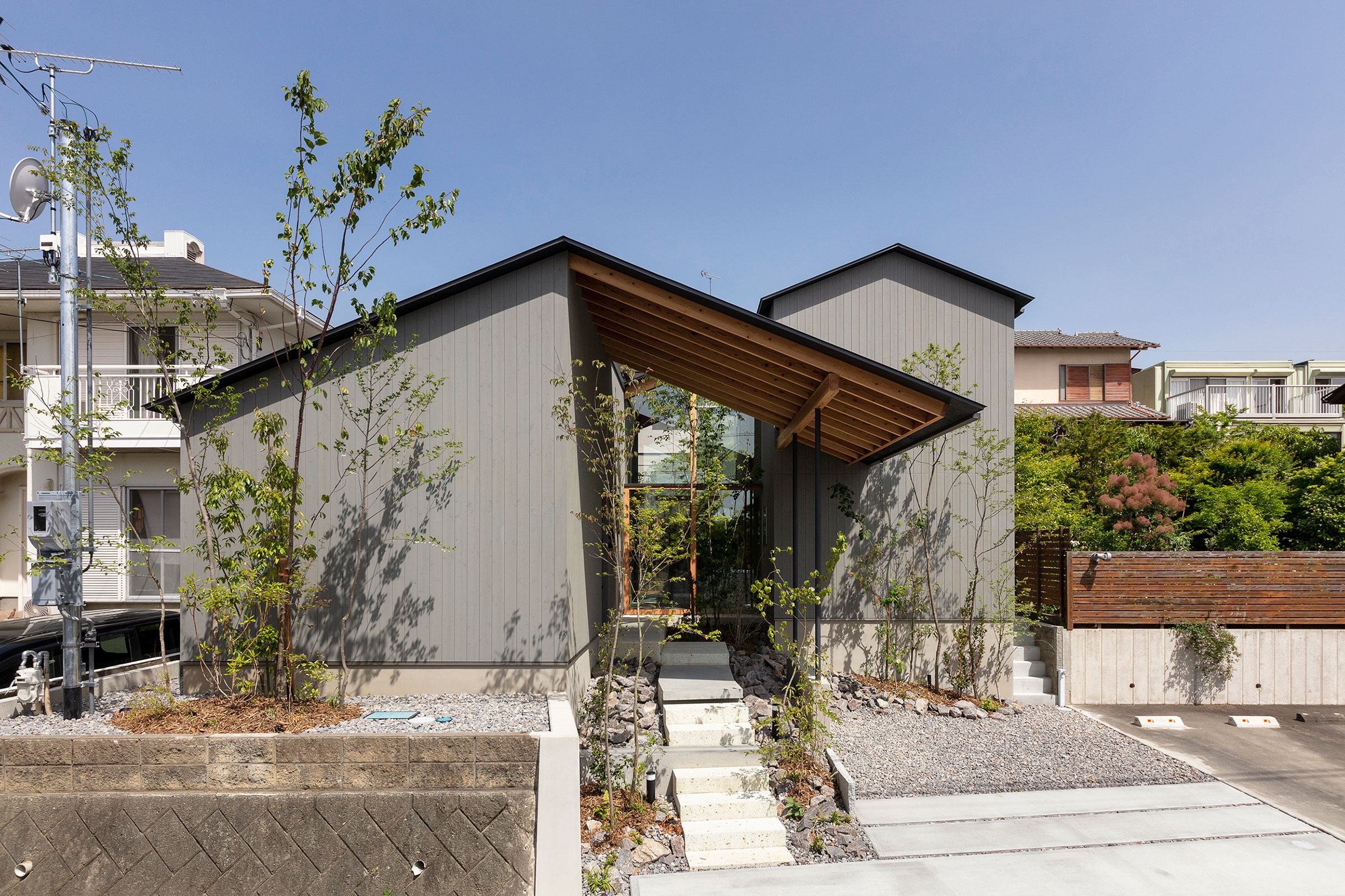 SN Design Architects / 佐野剛史による、静岡・藤枝市の住宅「瀬戸