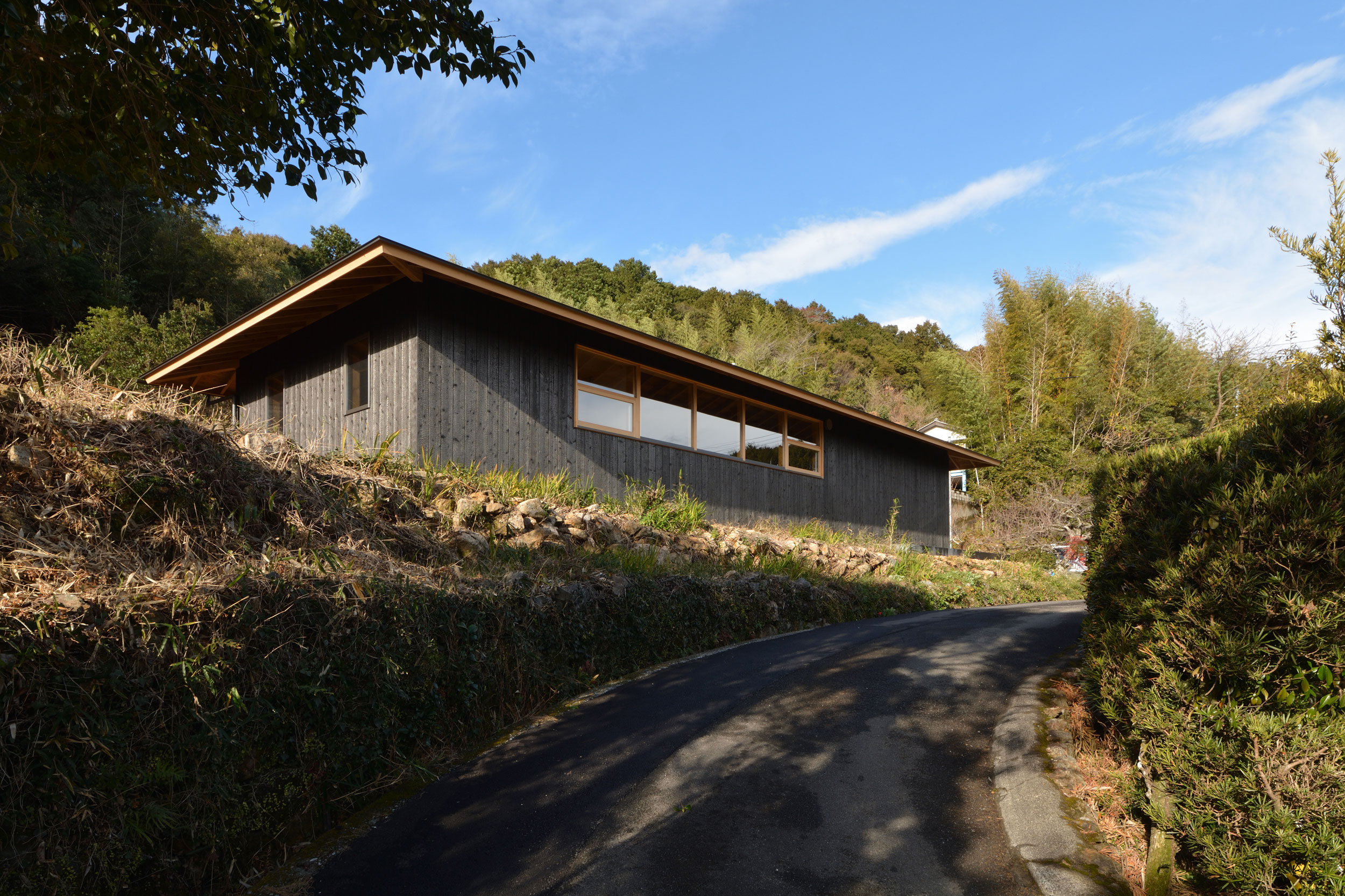 坪井飛鳥＋和田わこ / atelier thuによる、高知・南国市の住宅「Zen