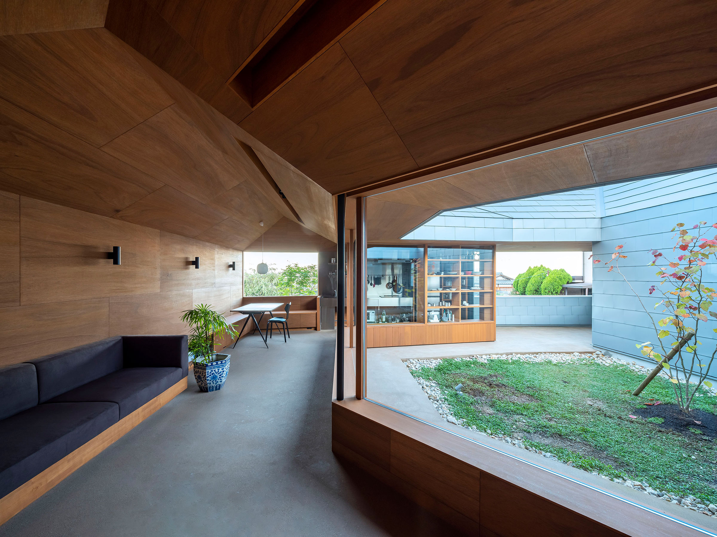 池田隆志＋池田貴子 / design itによる、滋賀・大津市の住宅「和邇の