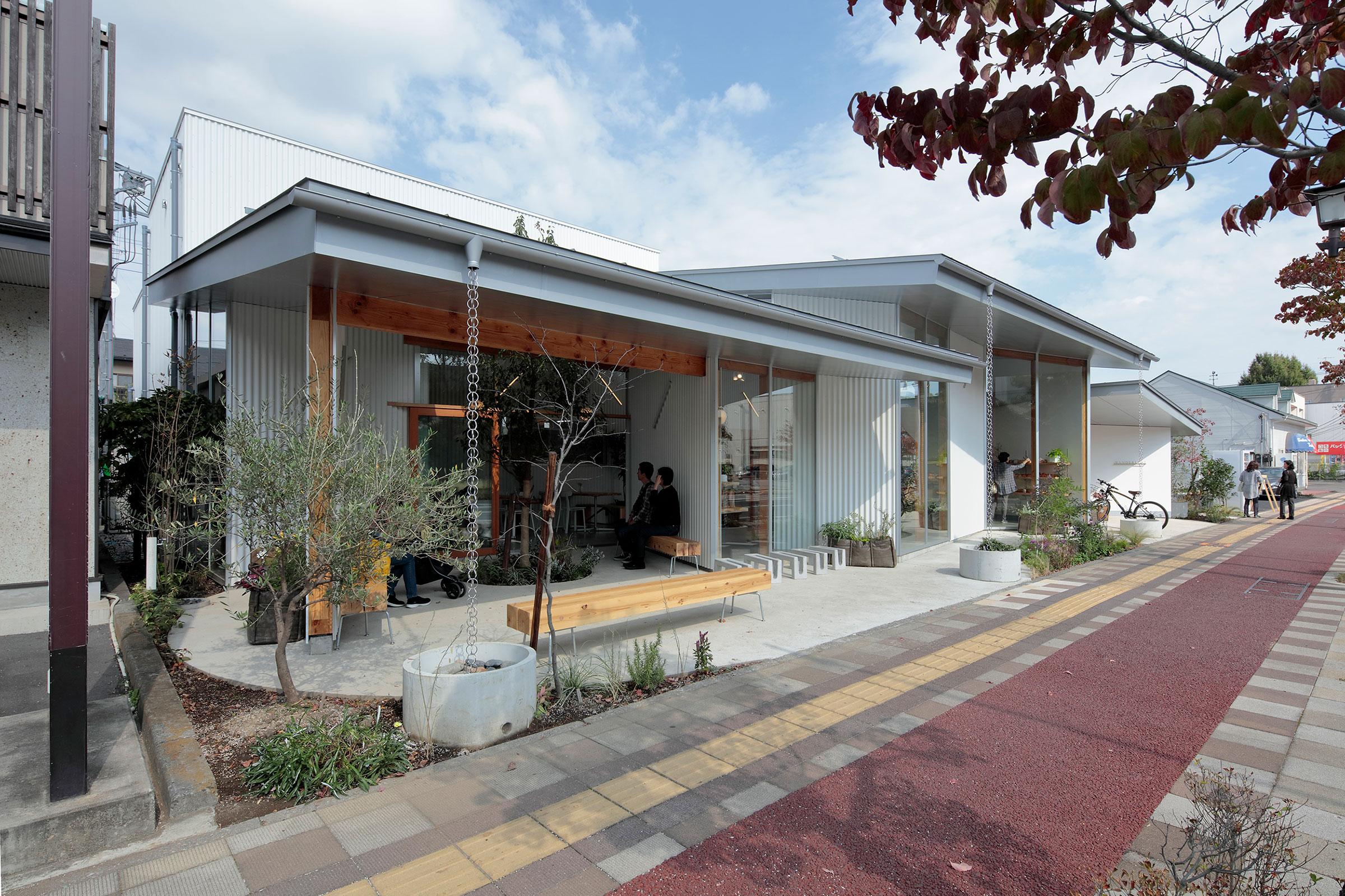植木幹也＋進士茶織 / スタジオシナプスによる、群馬・太田市の飲食店
