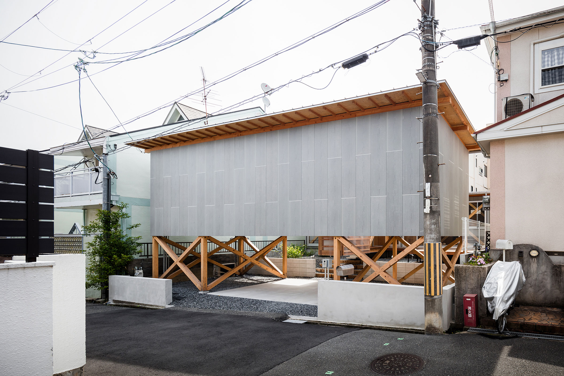 北野慶 / KKAAと八木貴伸 / YTAAによる、奈良市の「学園前の家」。建て