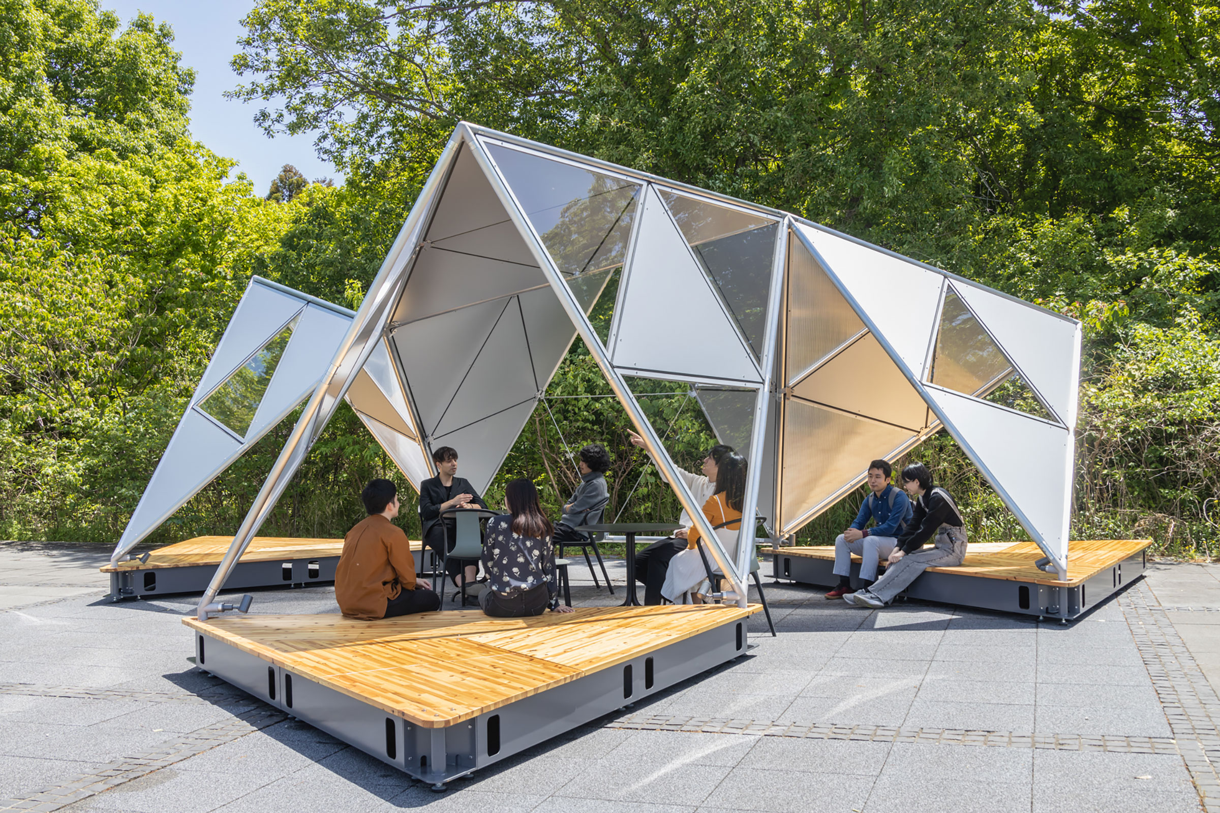 東京大学今井公太郎研究室による、移動式シェルター「PENTA-HARD」。3D