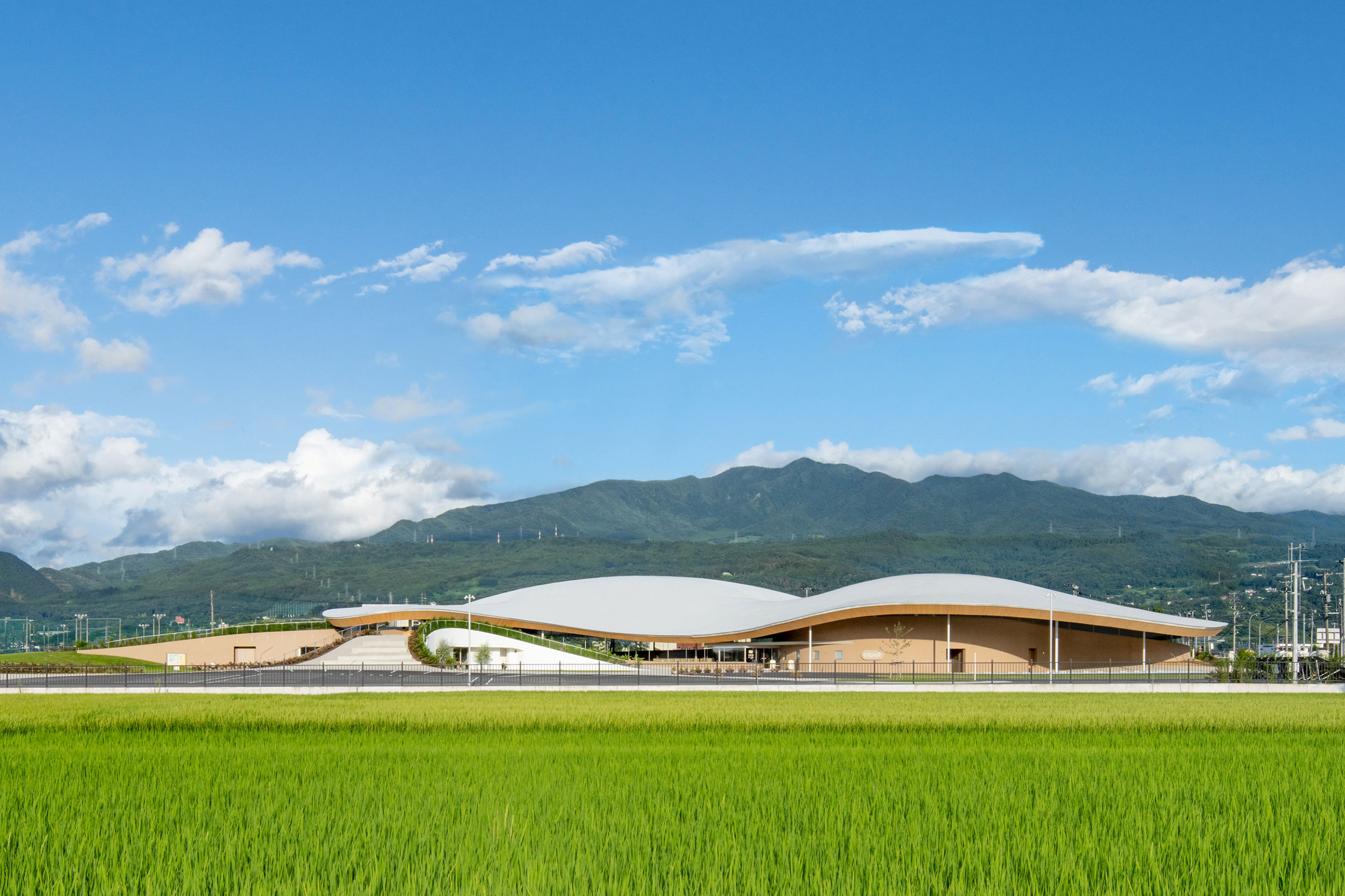 大西麻貴＋百田有希 / o+hによる、山形市の児童遊戯施設「シェルター