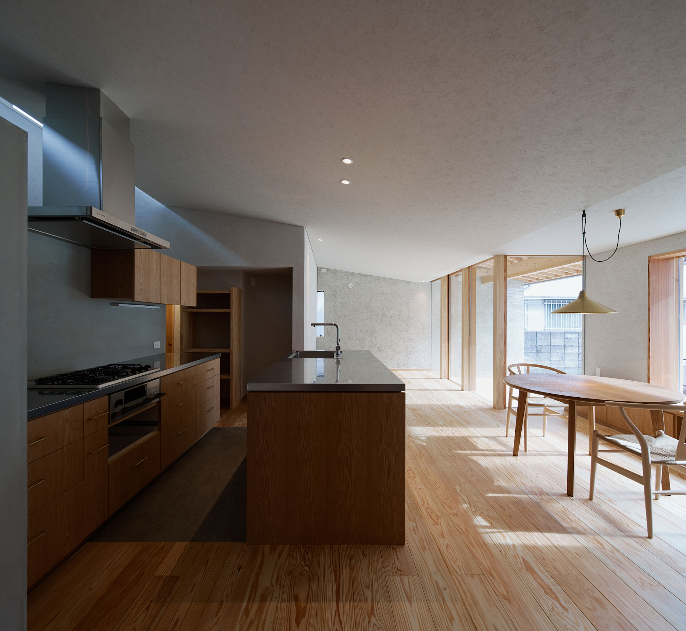 齋藤秀行 / Design8°による、熊本市の「清水新地の家」。住宅街に計画