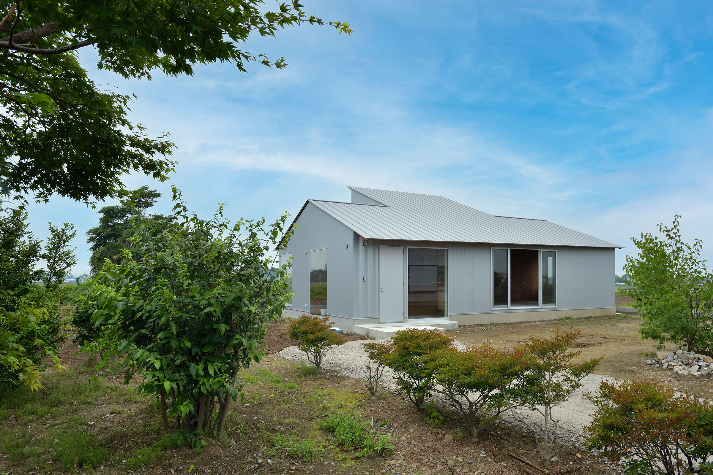小野晃央 / シグマ建設＋ONOによる、埼玉・深谷市の「House-K」。周囲 