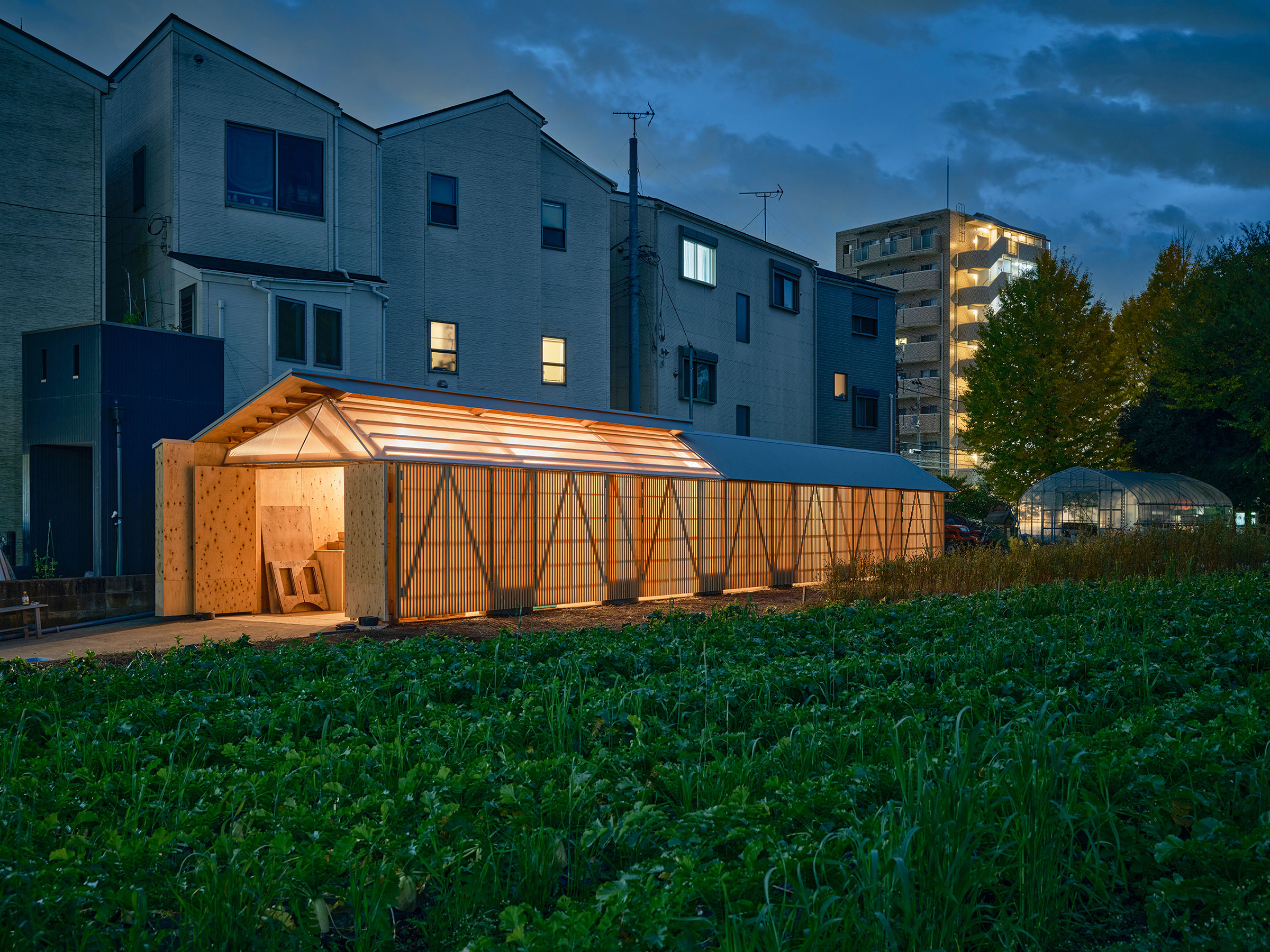 坂田裕貴 / a.d.pによる、東京・板橋区の、小屋「Backyard in field 