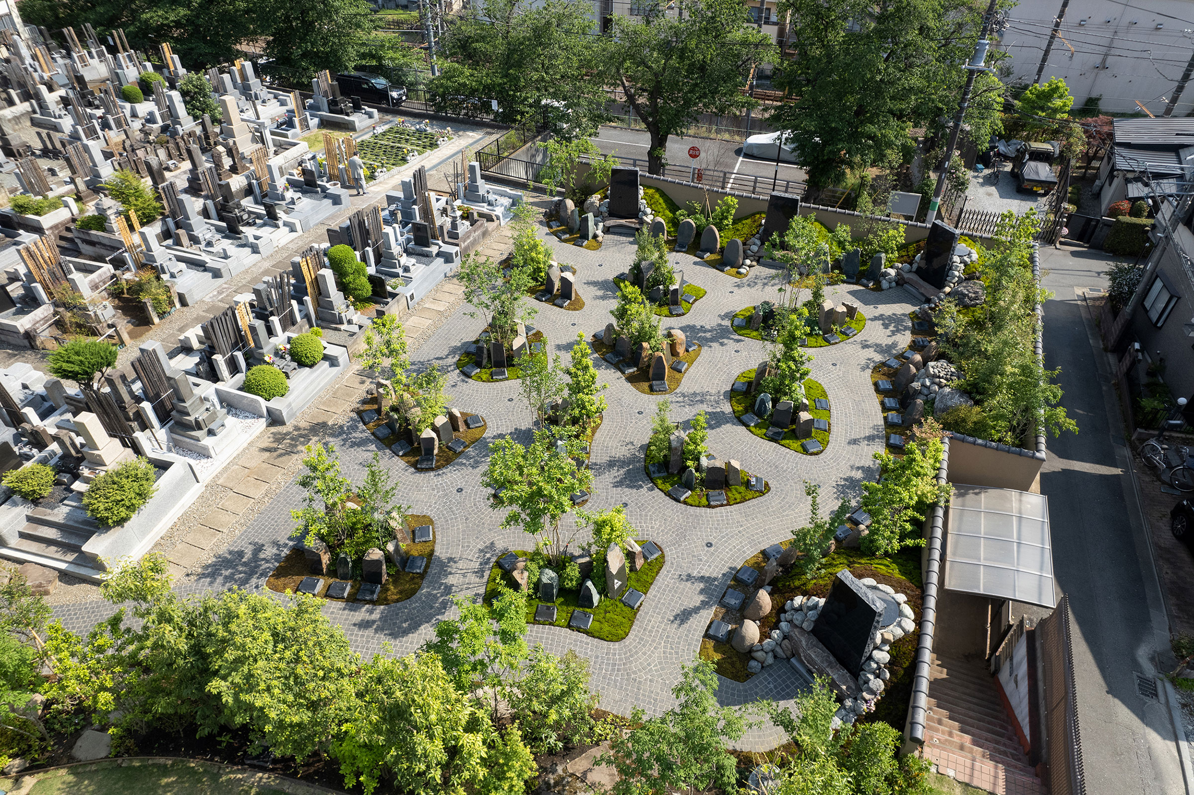 浅利幸男 / ラブアーキテクチャーによる、東京・府中市の「花藏院霊園