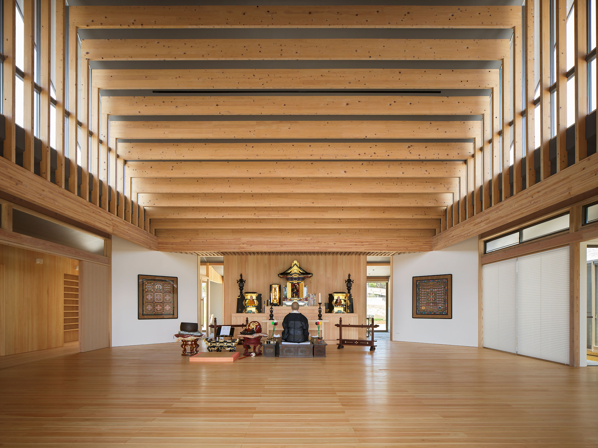 PERSIMMON HILLS architectsによる、埼玉・春日部市の「妙善寺本堂