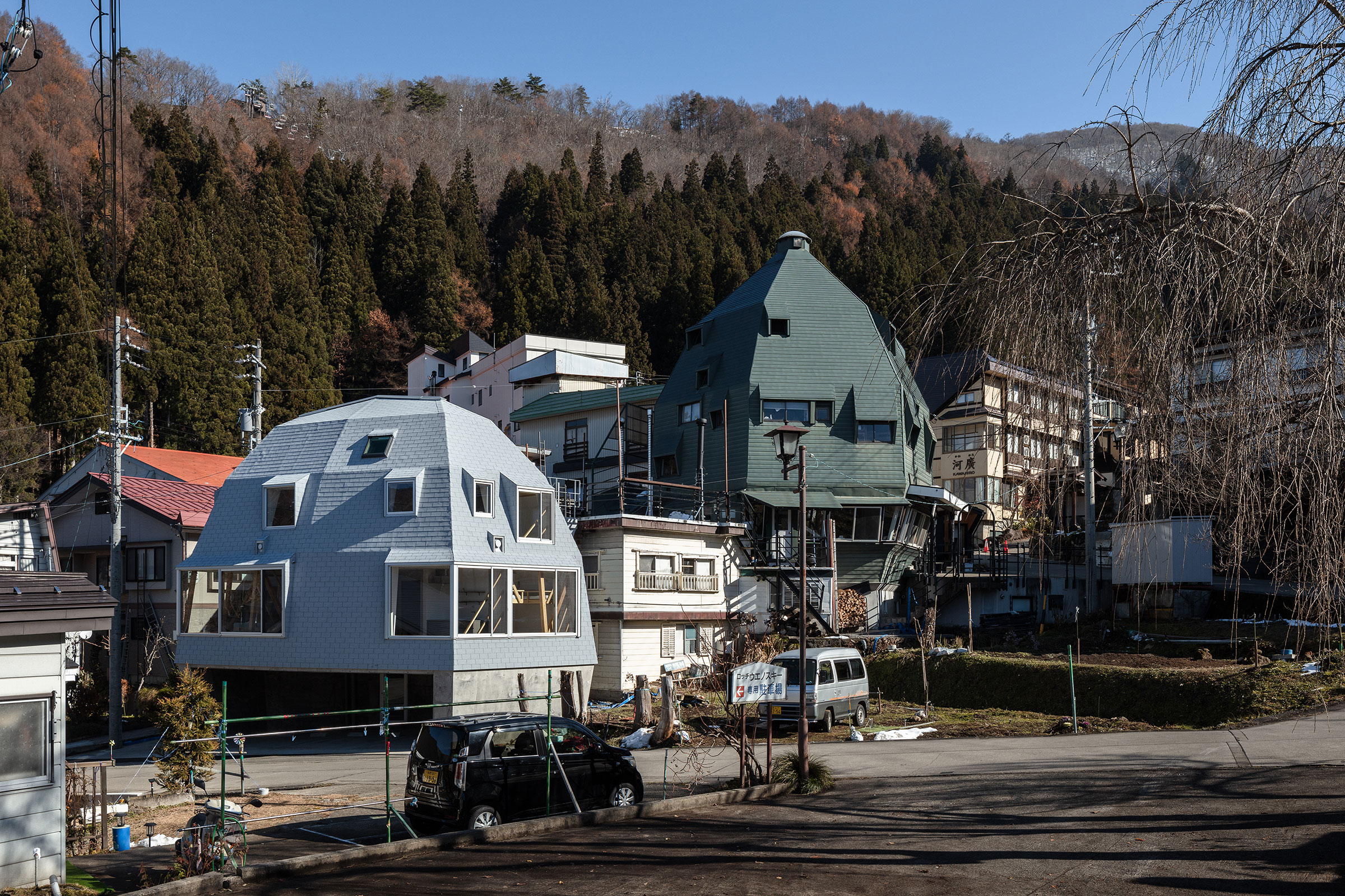 古谷デザイン建築設計事務所による、長野・下高井郡の宿泊施設