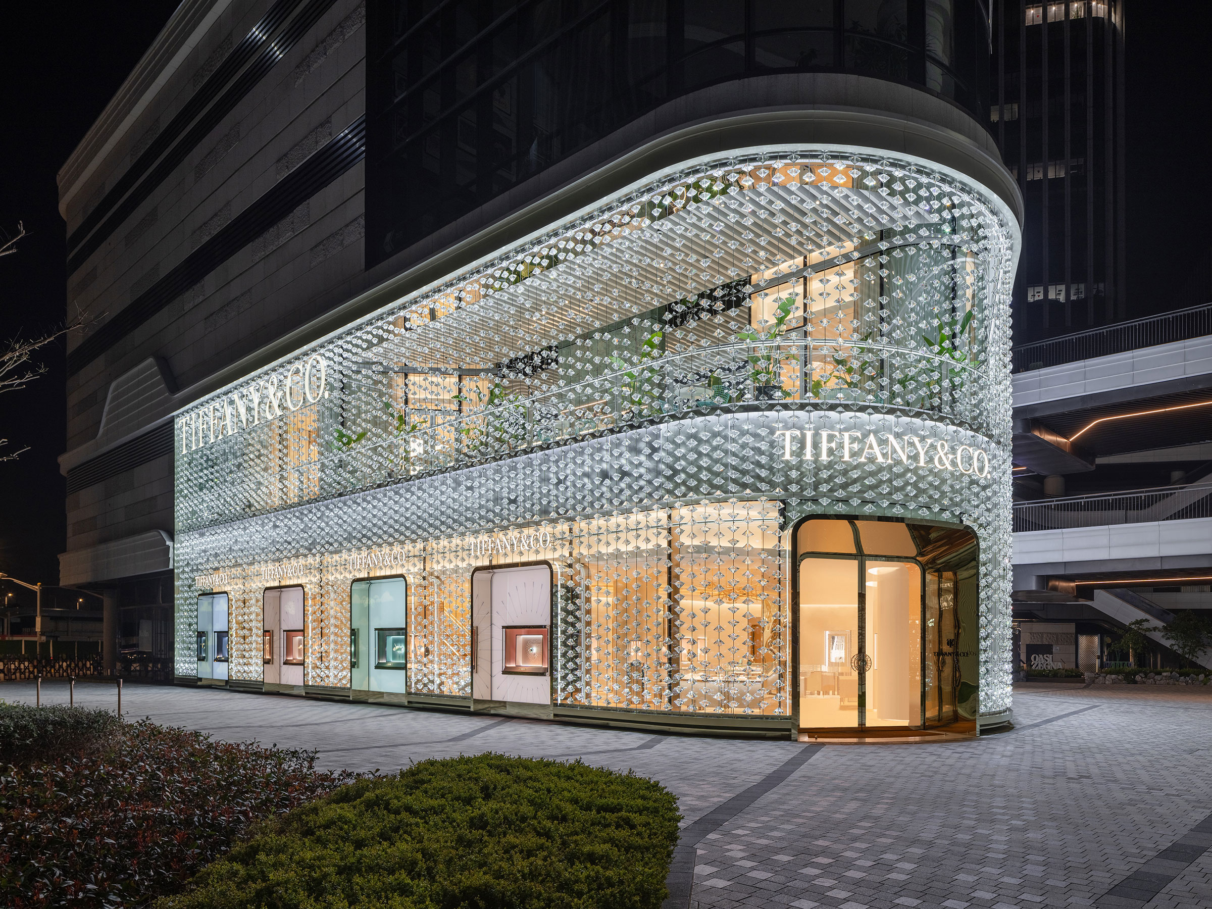 MVRDVによる、中国・上海の「Tiffany Facade Shanghai Taikoo-Li