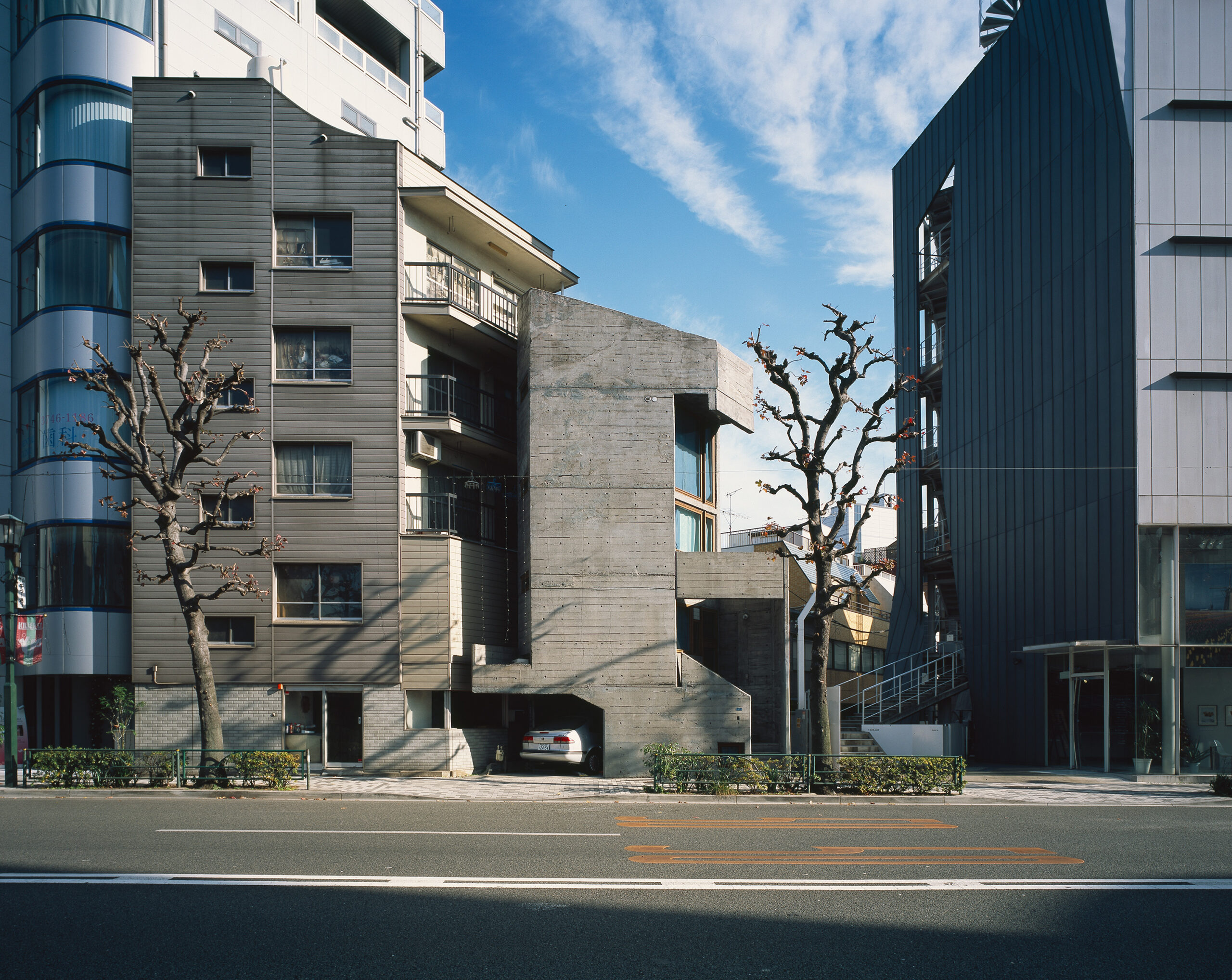カサデトーレ(塔の家） カサデトーレ(塔の家） 東孝光による「塔の家」(1966) と 伊東豊雄