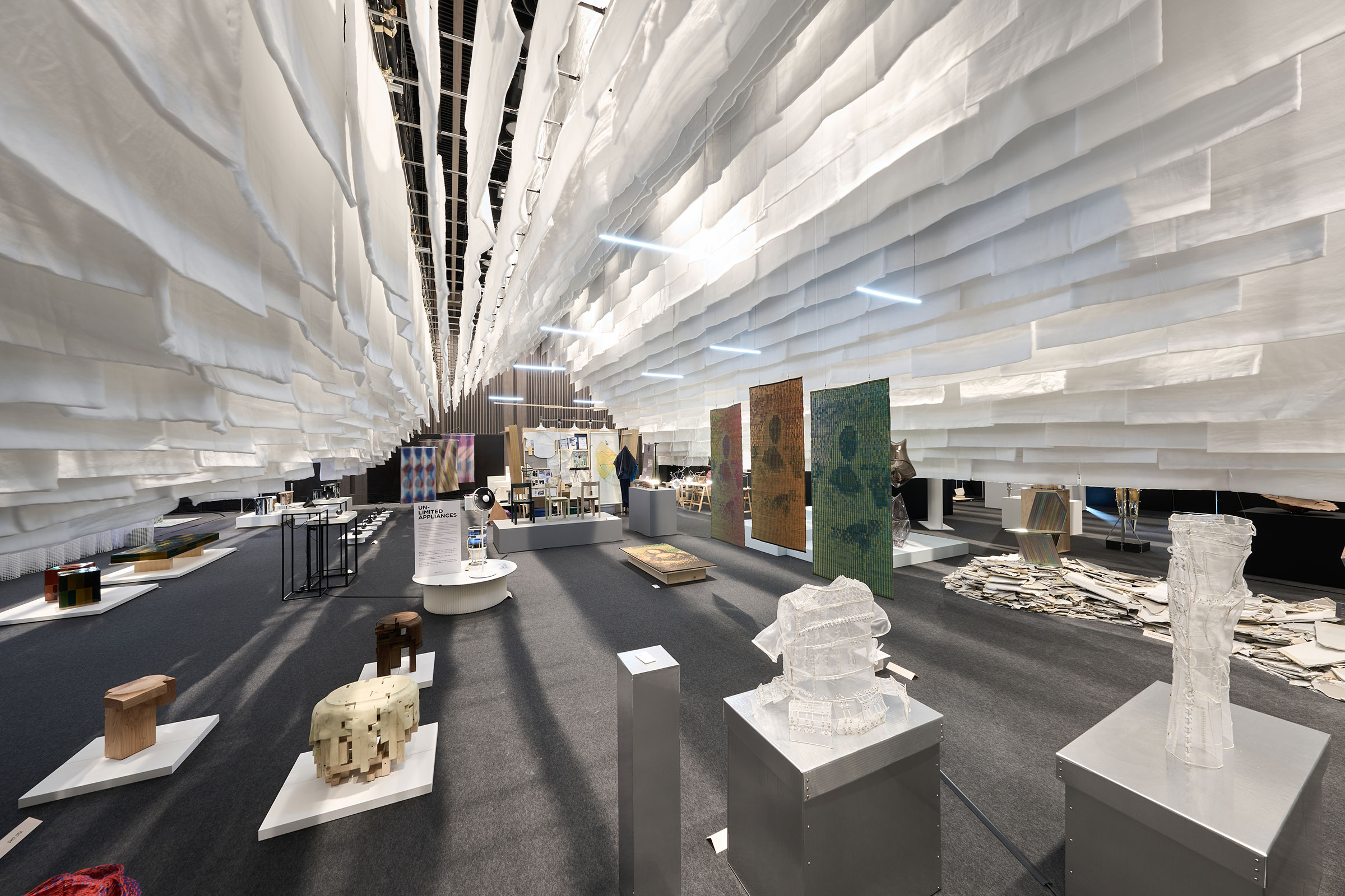 板坂留五 / RUI Architectsの会場構成による、東京・日本橋での展覧会 