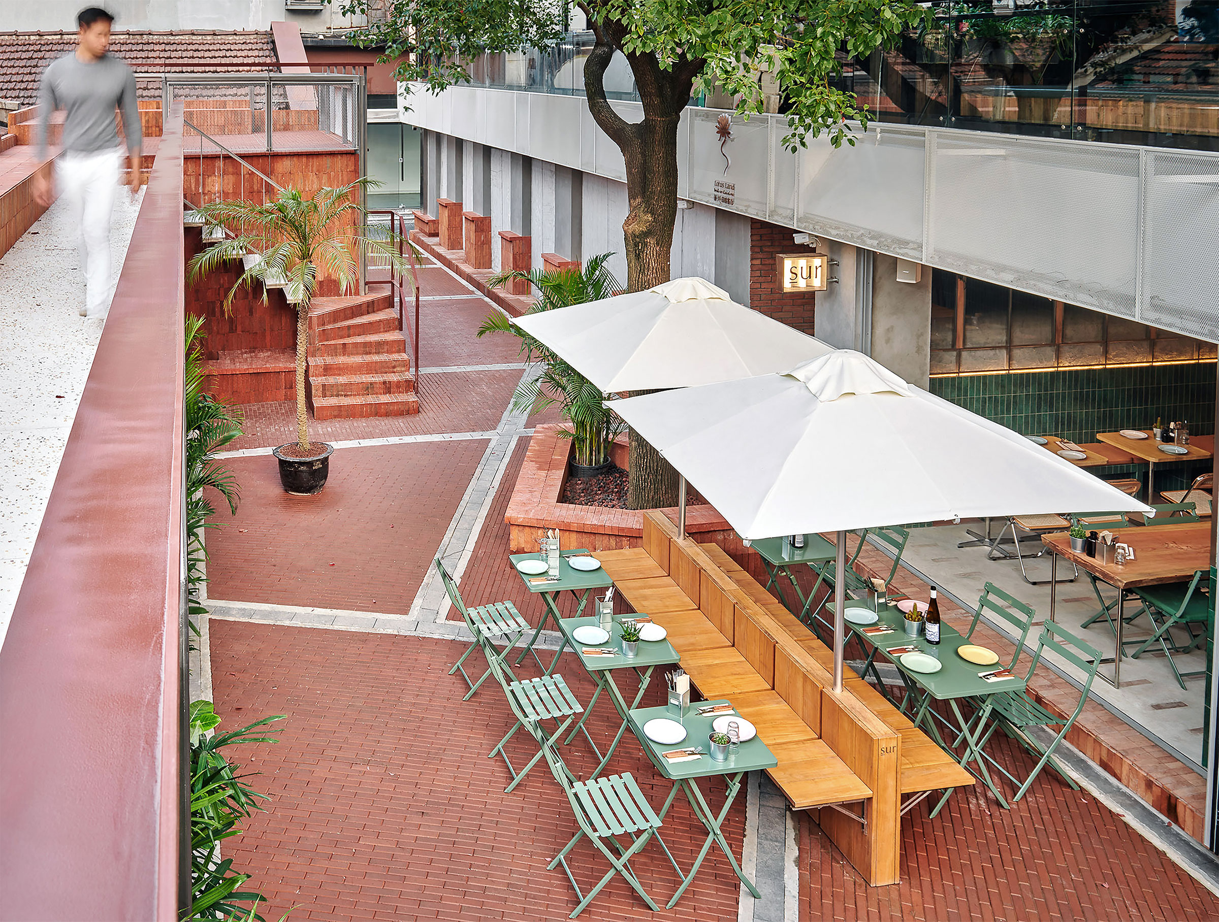 ATELIER MOZHによる、中国・上海市の「Tianzifang courtyard