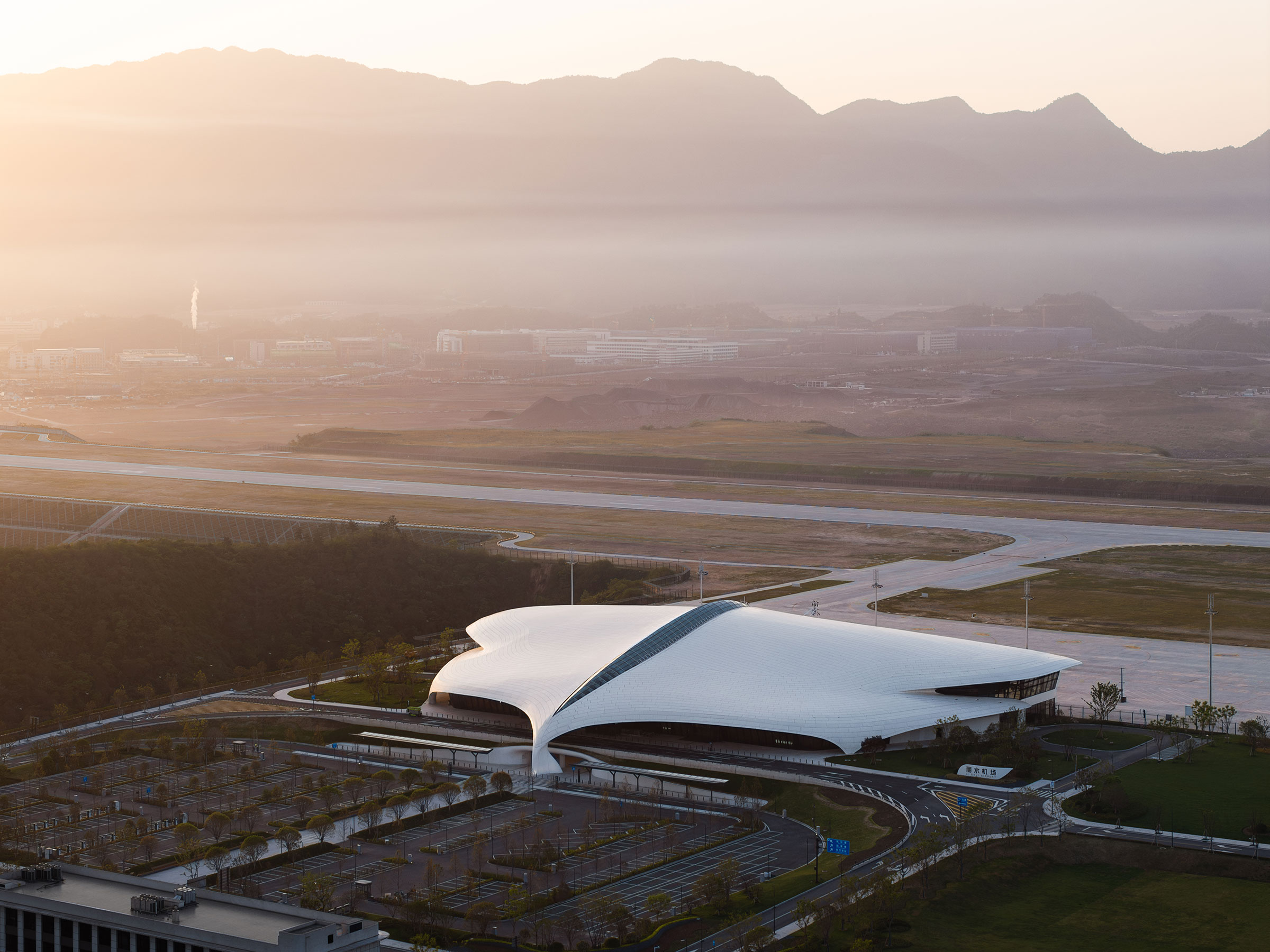 ニュース】MADによる、中国の「麗水空港」がオープン
