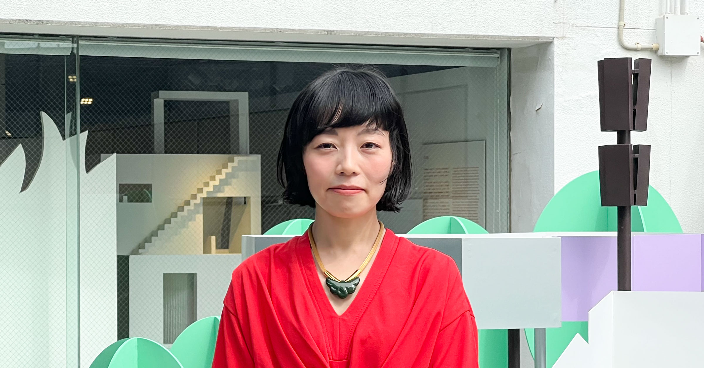 山田紗子が、TOTOギャラリー・間での自身の展覧会を解説している動画